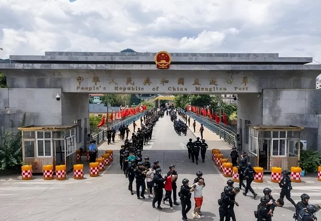 缅北电诈园区揭秘：铁栏血迹斑斑，更多犯罪细节曝光